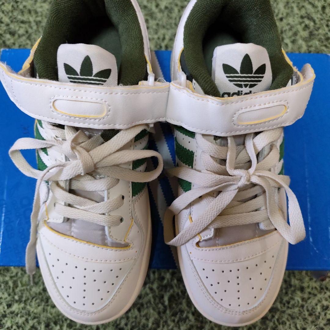 新品　adidas　ＦＯＲＵＭ８４LOW　23.5
