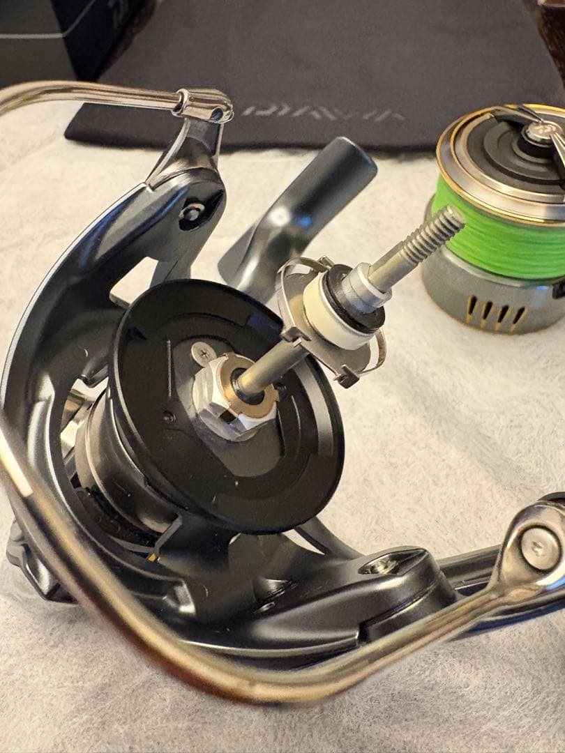 DAIWA 23エアリティ LT4000-XH スピニングリール