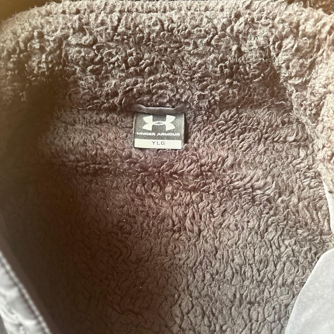 美品　Under Armour ブラック ベンチコート YLG