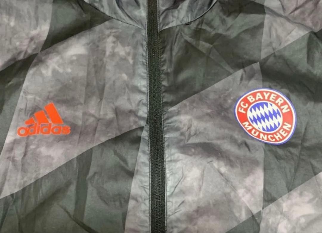 adidasFCBayernMunchen 大き目メンズM90sロゴ刺繍男女兼用