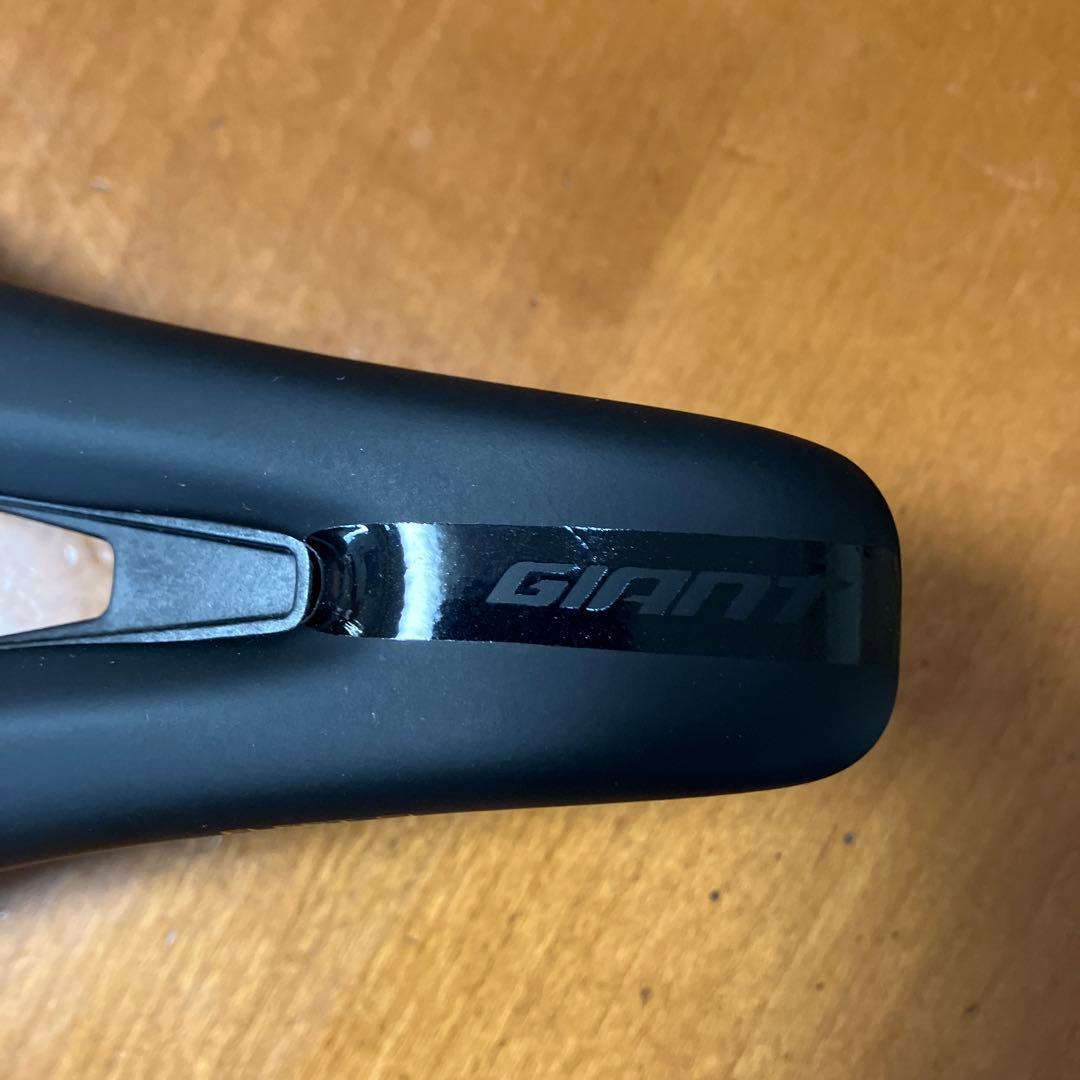 Giant FLEET SL サドル