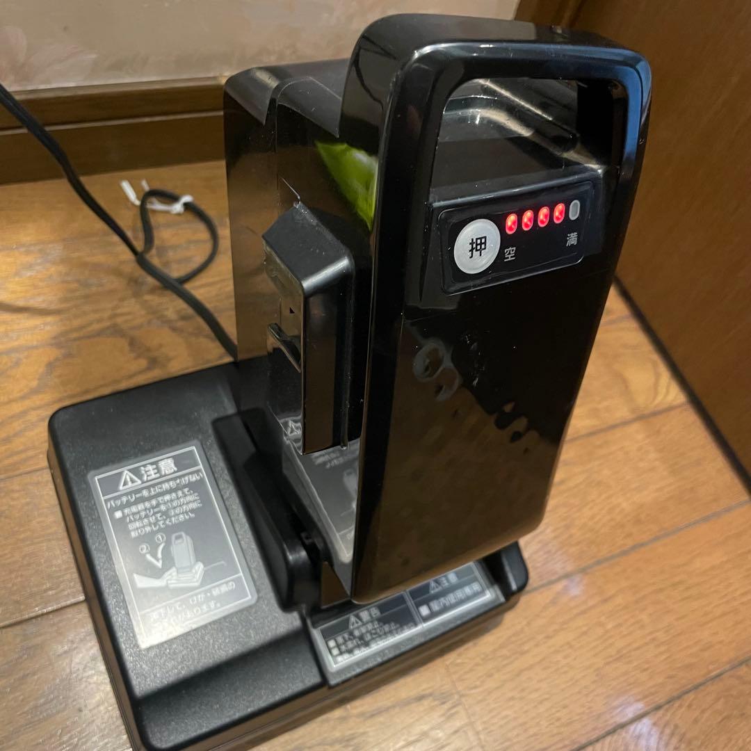 バッテリー充電器(リチウムイオン電池用) Panasonic NKJ073Z