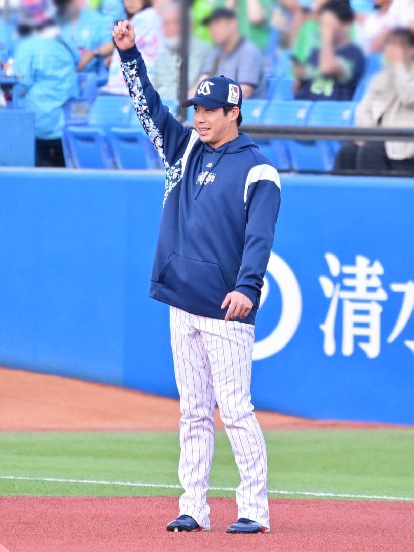 ［最終値下げ］東京ヤクルトスワローズ　プロコレパーカー　Mサイズ