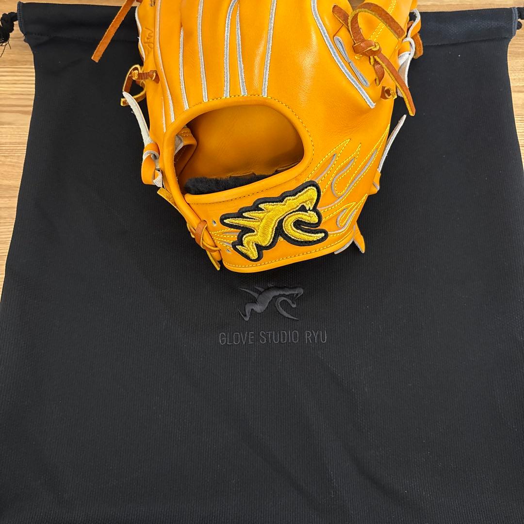 未使用 型付けのみ美品 GLOVE STUDIO RYU KIC型 内野手 硬式
