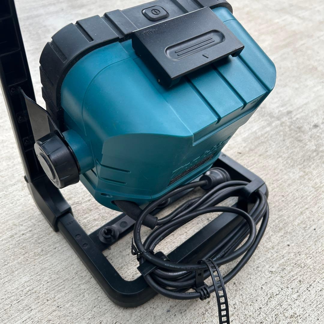 Makita LED作業灯 高輝度　マキタ　ML805