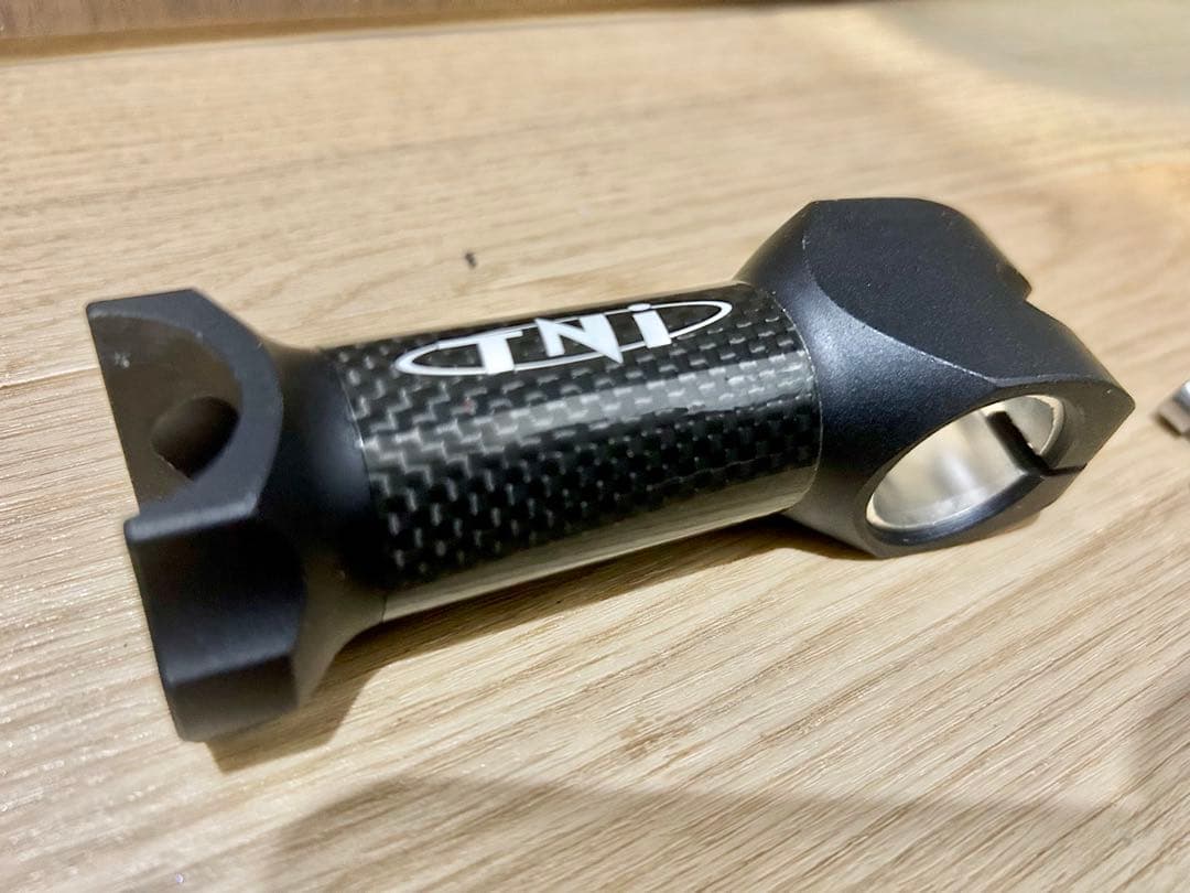 ◆TNI カーボン＆アルミ混合ステム◆Carbon重量130g長さ105mm