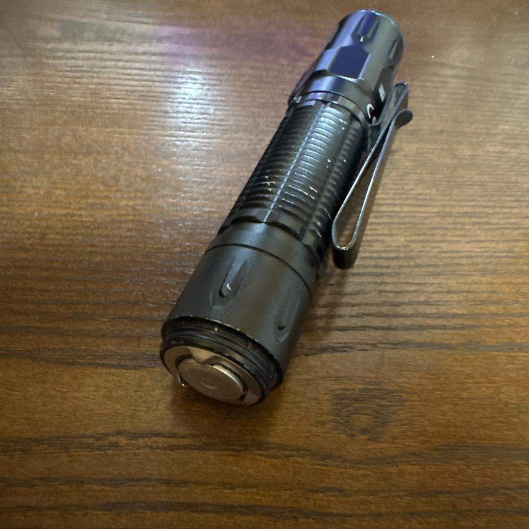 ワ*ね様 OLIGHT WARRIOR 3S 懐中電灯 2300ルーメン