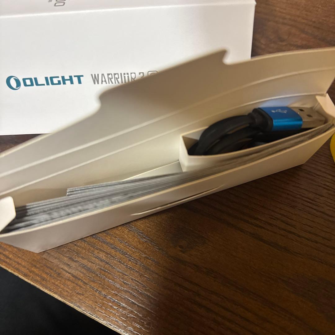 ワ*ね様 OLIGHT WARRIOR 3S 懐中電灯 2300ルーメン