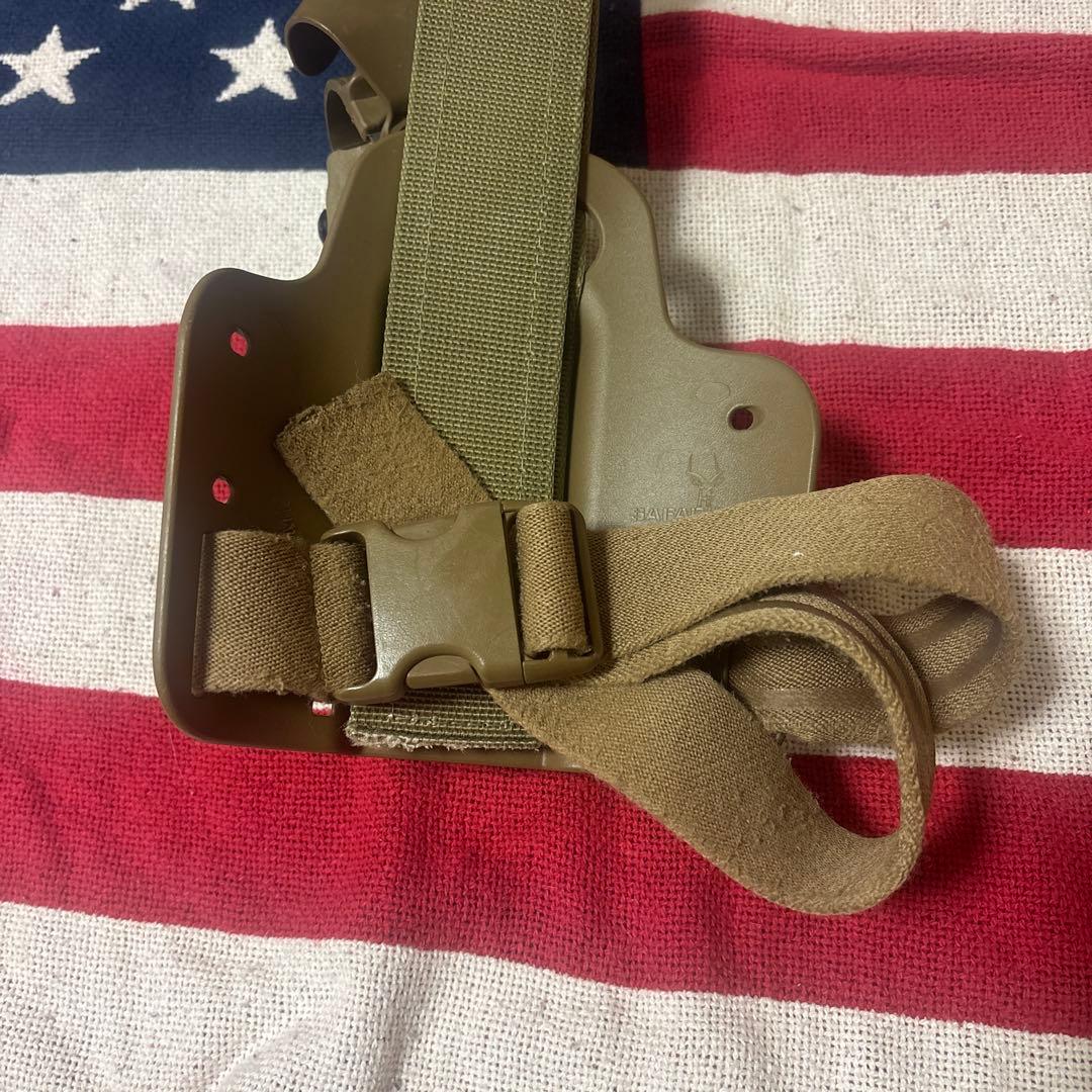 Safariland レッグホルスター M9 / 92FS 実物 FDE B53