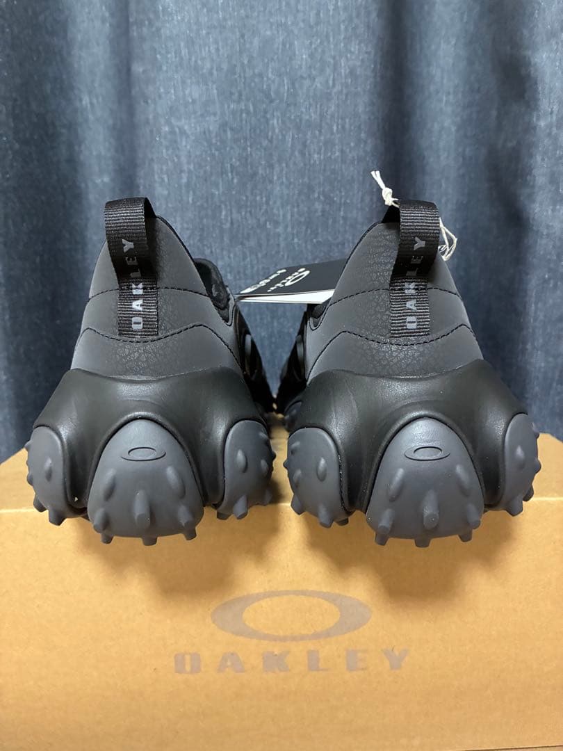 OAKLEY グレー スニーカー