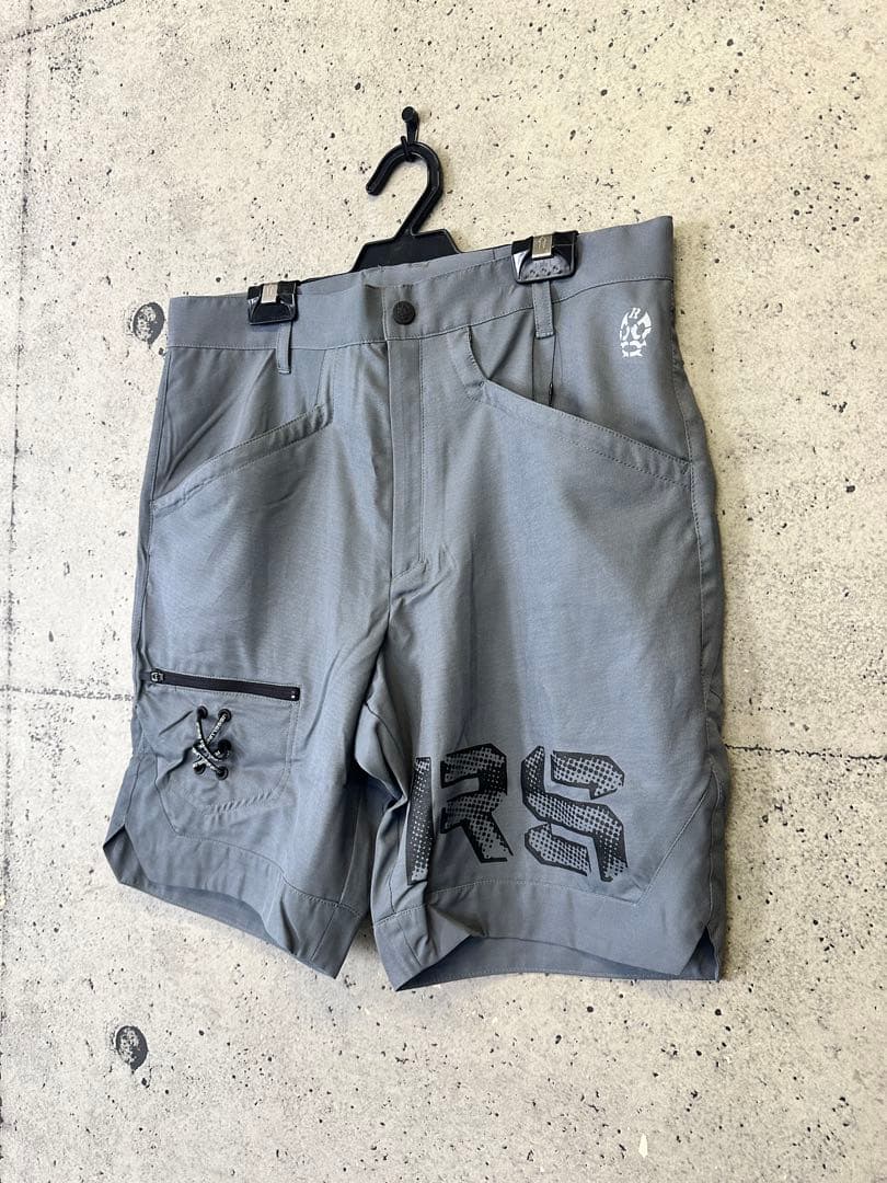 【新品未使用】サイズ4 メンズ ハーフパンツ ラッセルノ 2673