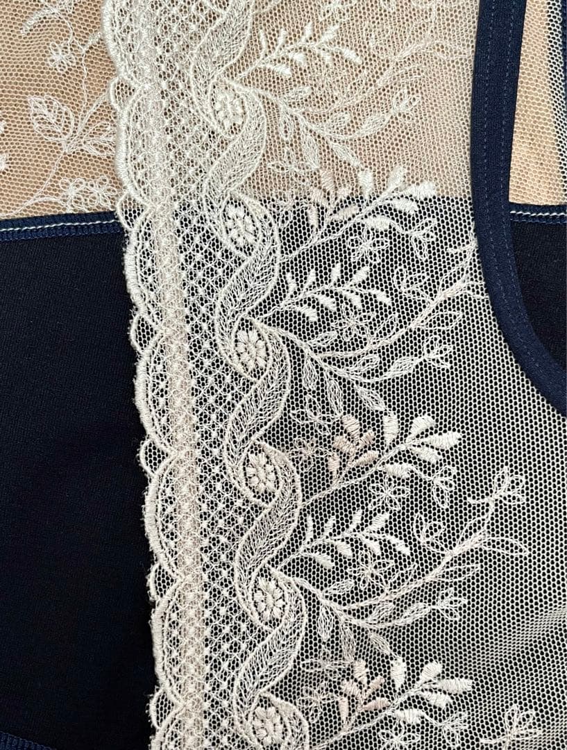未使用　チャコット レース刺繍　レオタード　L ネイビー