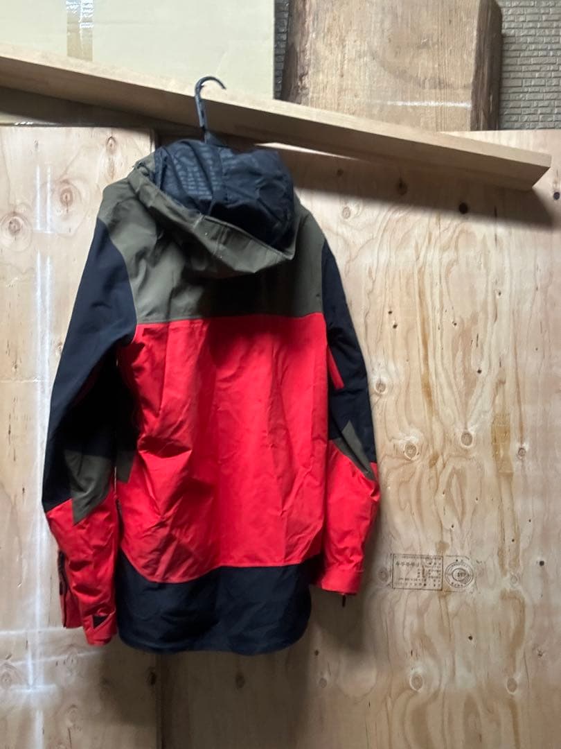 VOLCOM GORE-TEX フード付きジャケット US/EU-S
