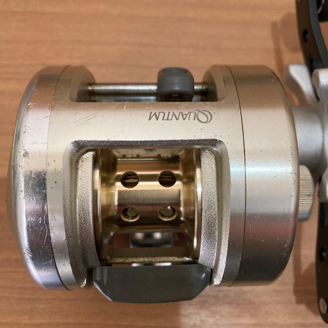 クァンタム　QUANTUM ベイトリール シルバー　日本製