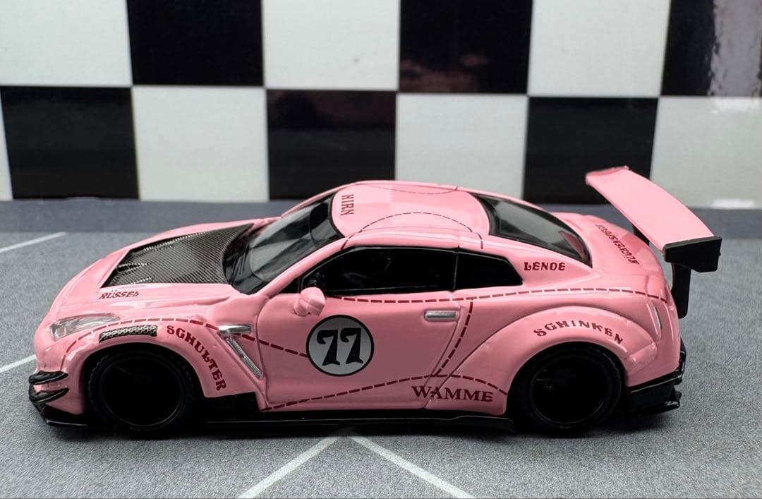 MINIGT LB★WORKS NissanGT-R R35 Pink pig