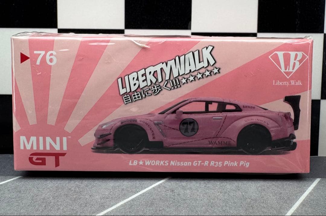 MINIGT LB★WORKS NissanGT-R R35 Pink pig