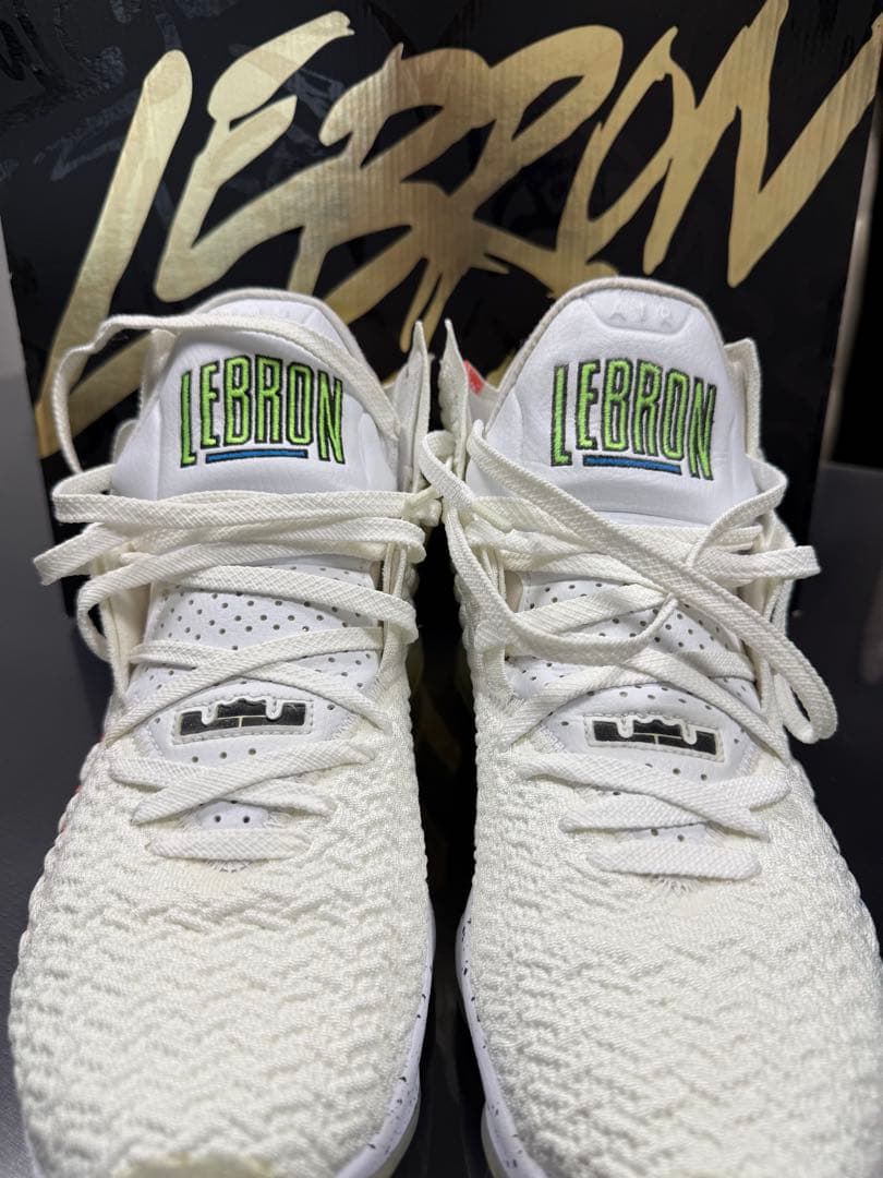 LeBron 18 ホワイト/マルチカラー シューズ