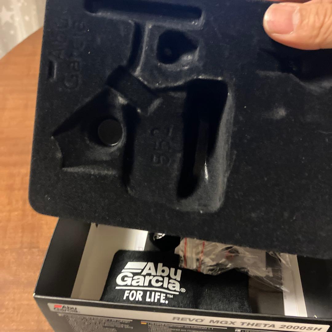 Abu Garcia Revo MGX シータ 2000SH