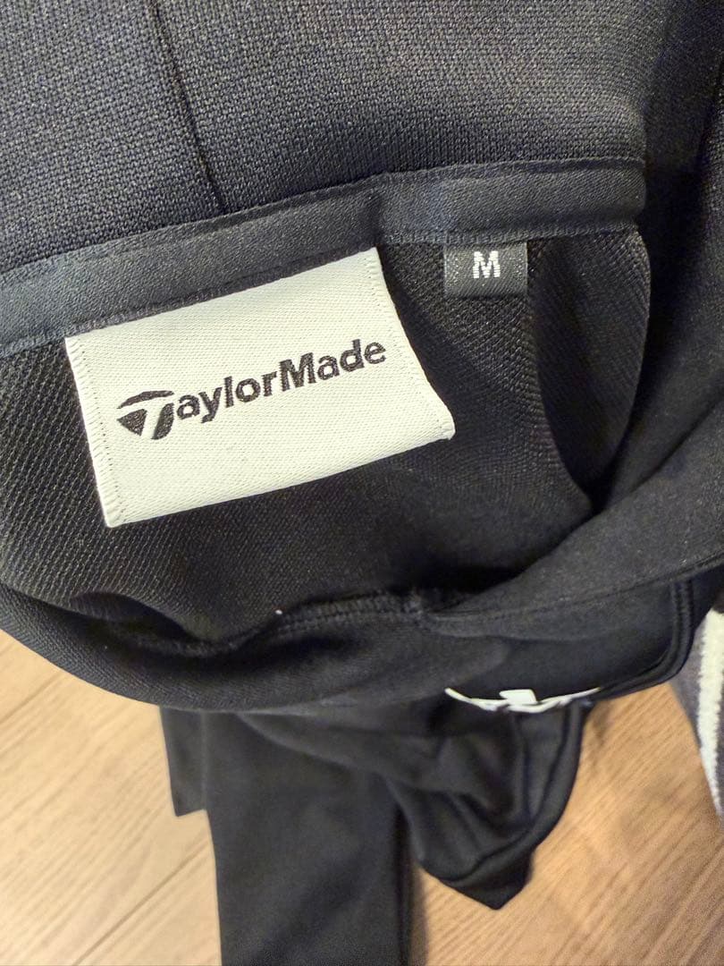 着用一回のみ極美品！TaylorMade フード付きスウェットパーカー　ブラック