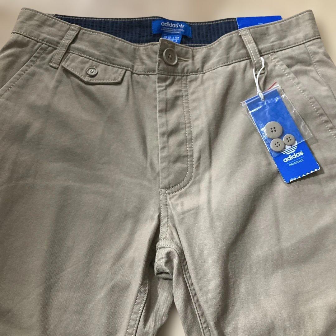 新品未使用タグ付きadidasオリジナルスベージュチノパンゴルフパンツ29インチ