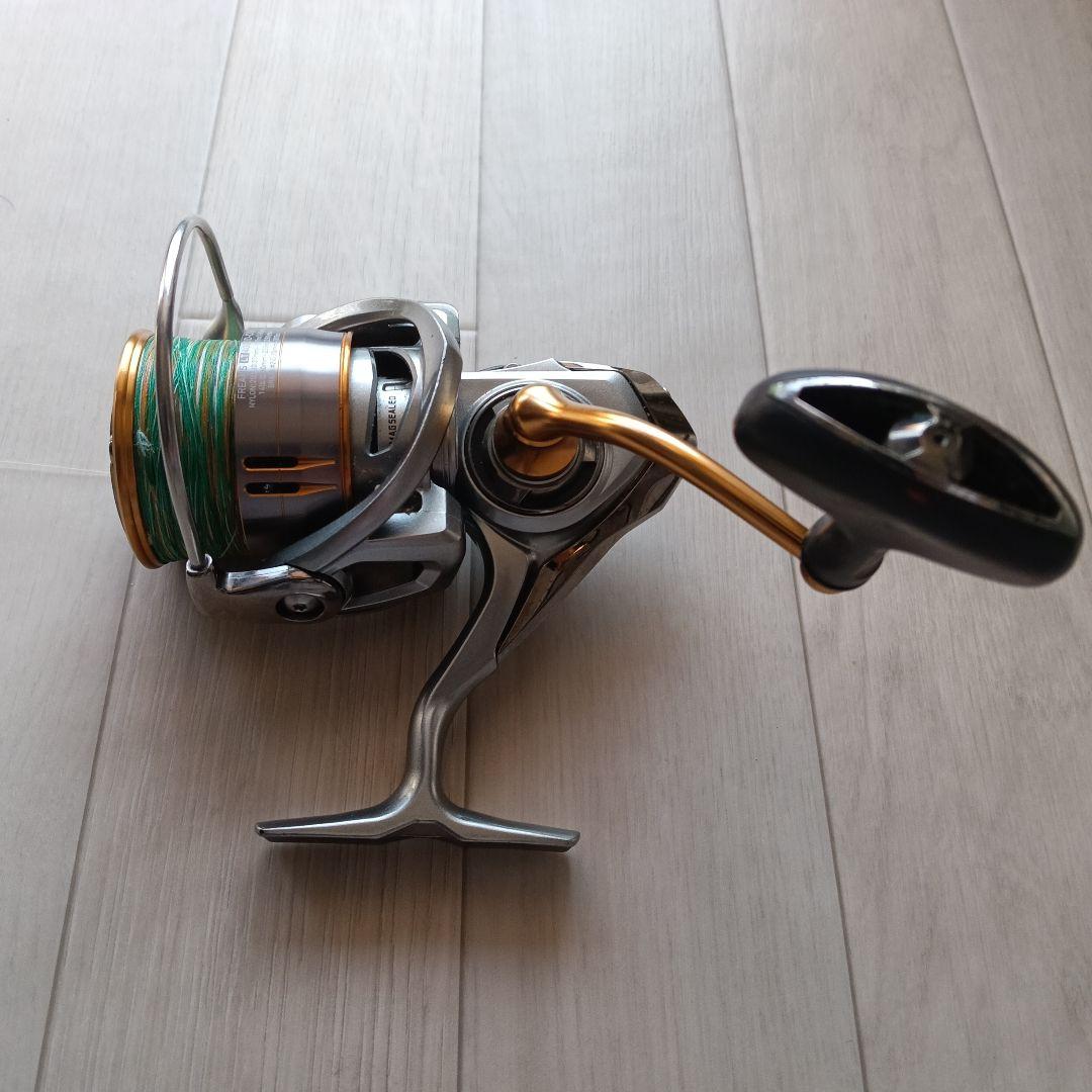 FREAMS LT 4000D-CXH スピニングリール