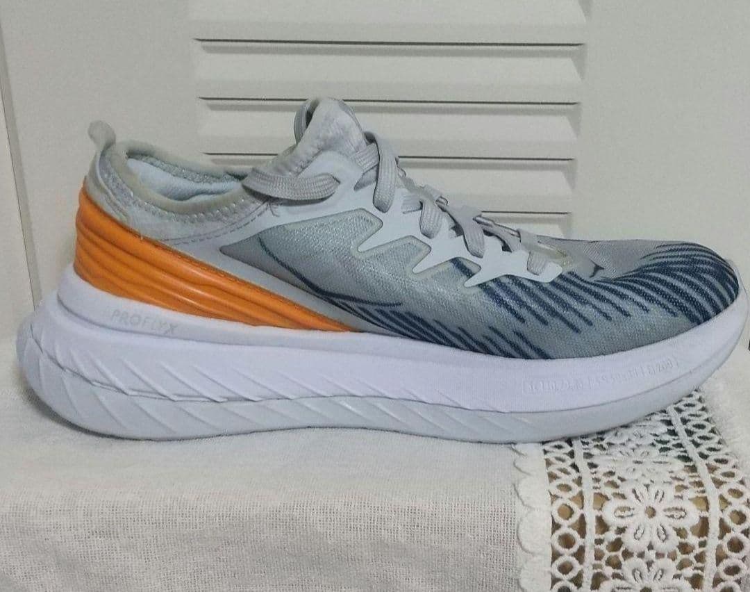 HOKA ONEONE ホカ オネオネ　カーボンX-SPE　23.0cm