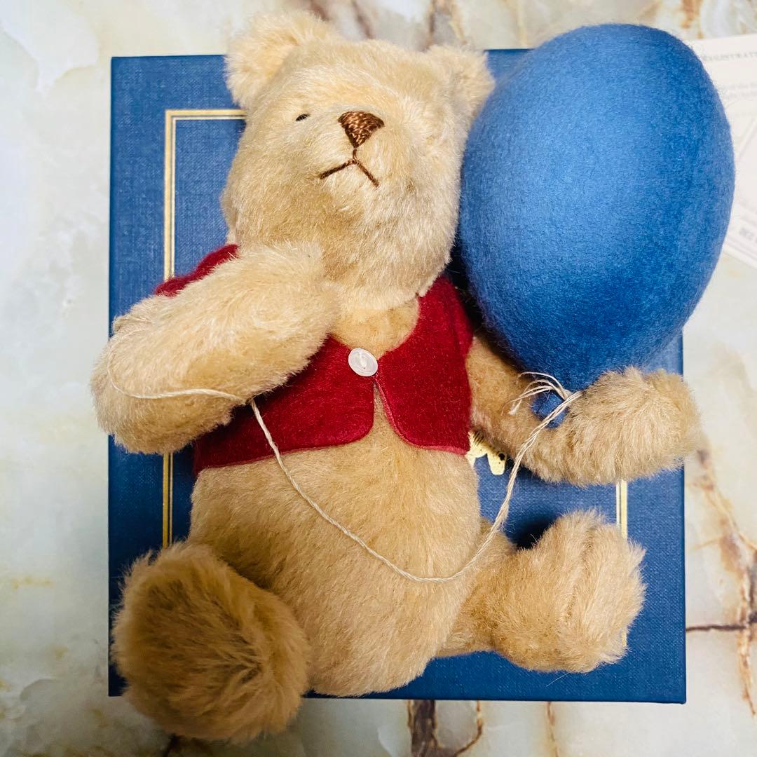 ぬいぐるみ R. John Wright Dolls Pooh's Blue Balloon