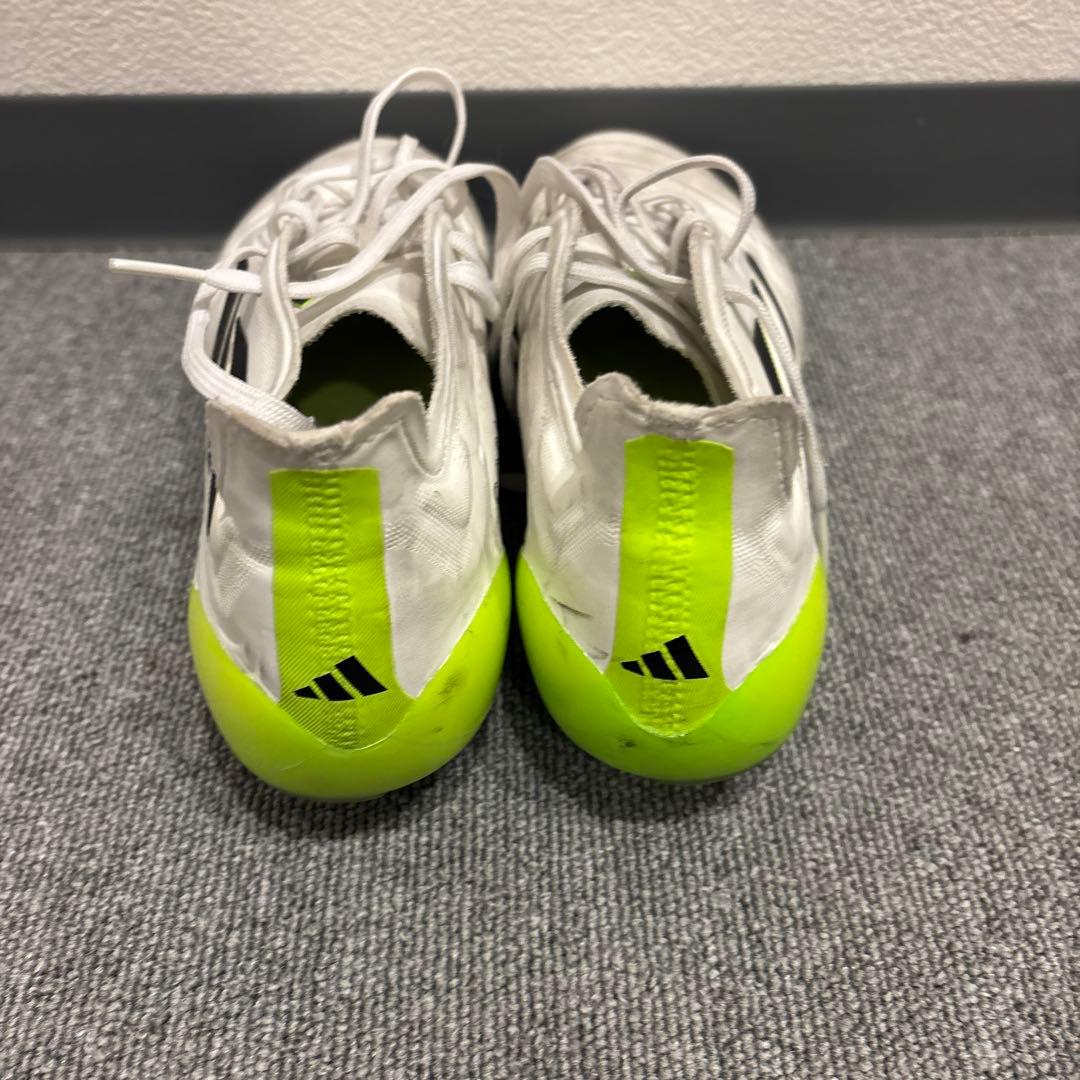 adidas サッカーシューズ ホワイト/ブラック/イエロー