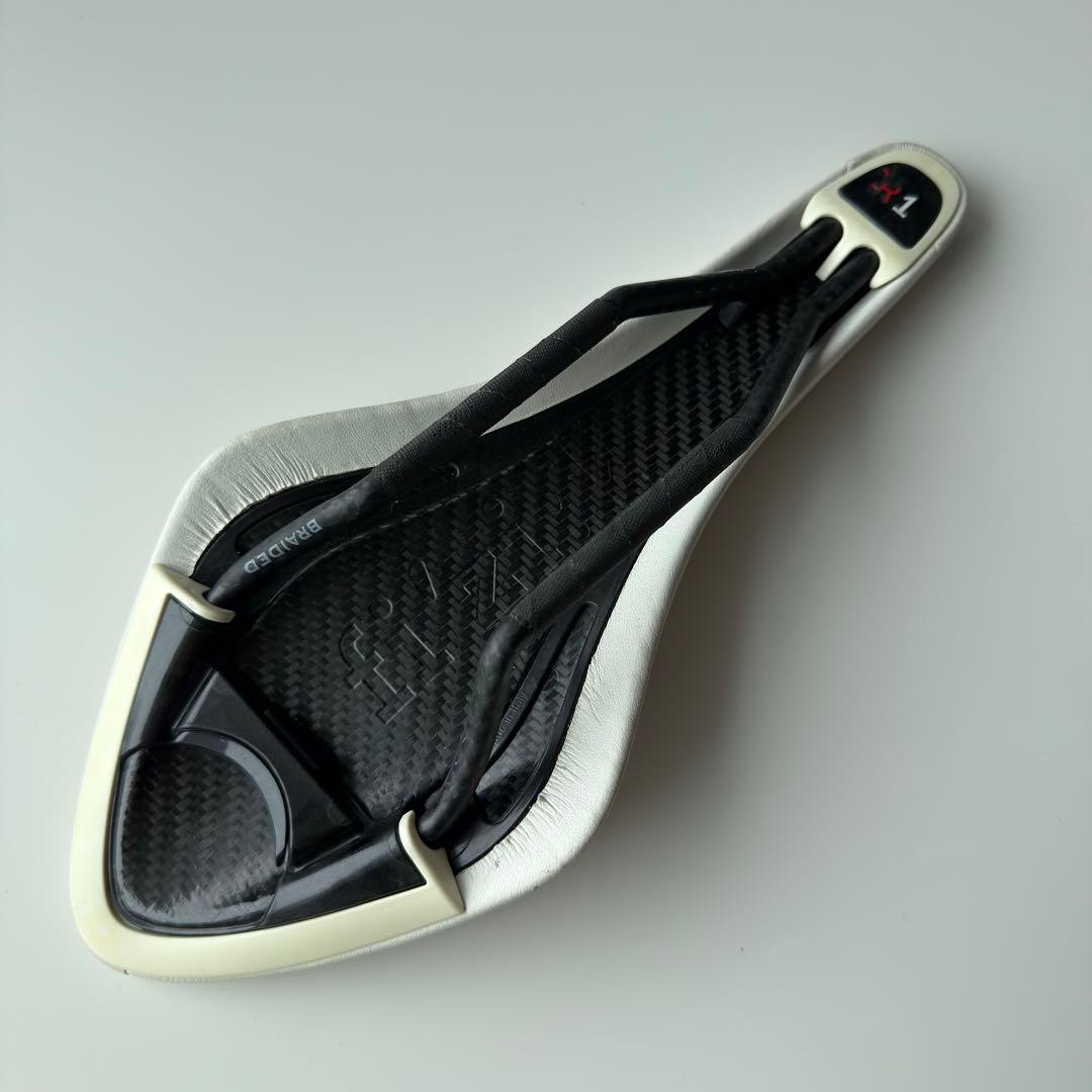 フィジーク Fizik アリオネ Arione R1 サドル カーボンレール