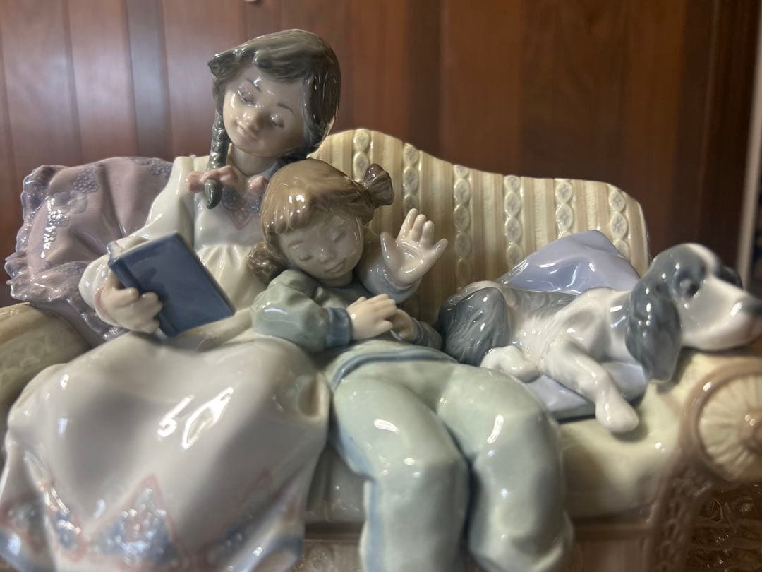 リアドロ　5735 子供と犬の陶器フィギュア