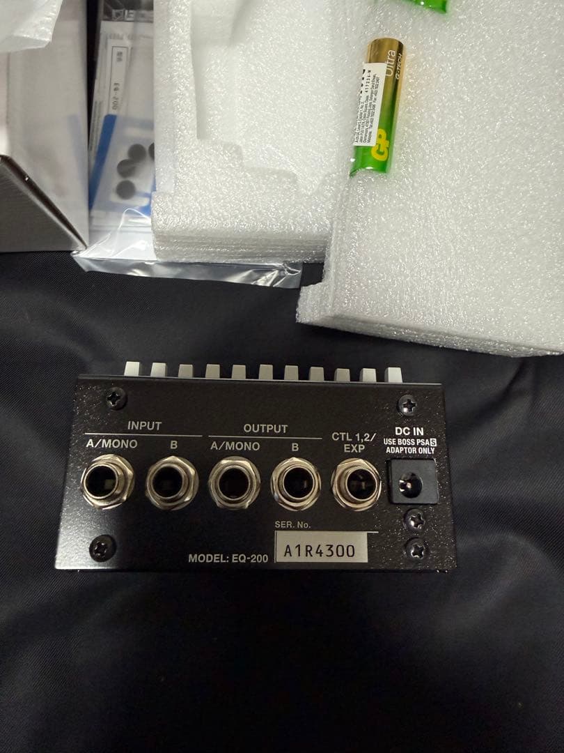 BOSS EQ-200 グラフィックイコライザー