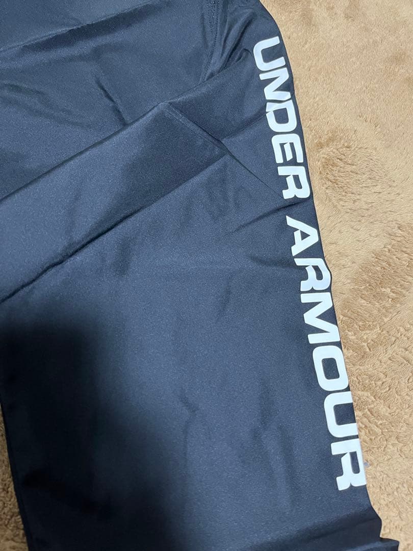 UNDER ARMOUR ブラック ウィンドブレーカー MD