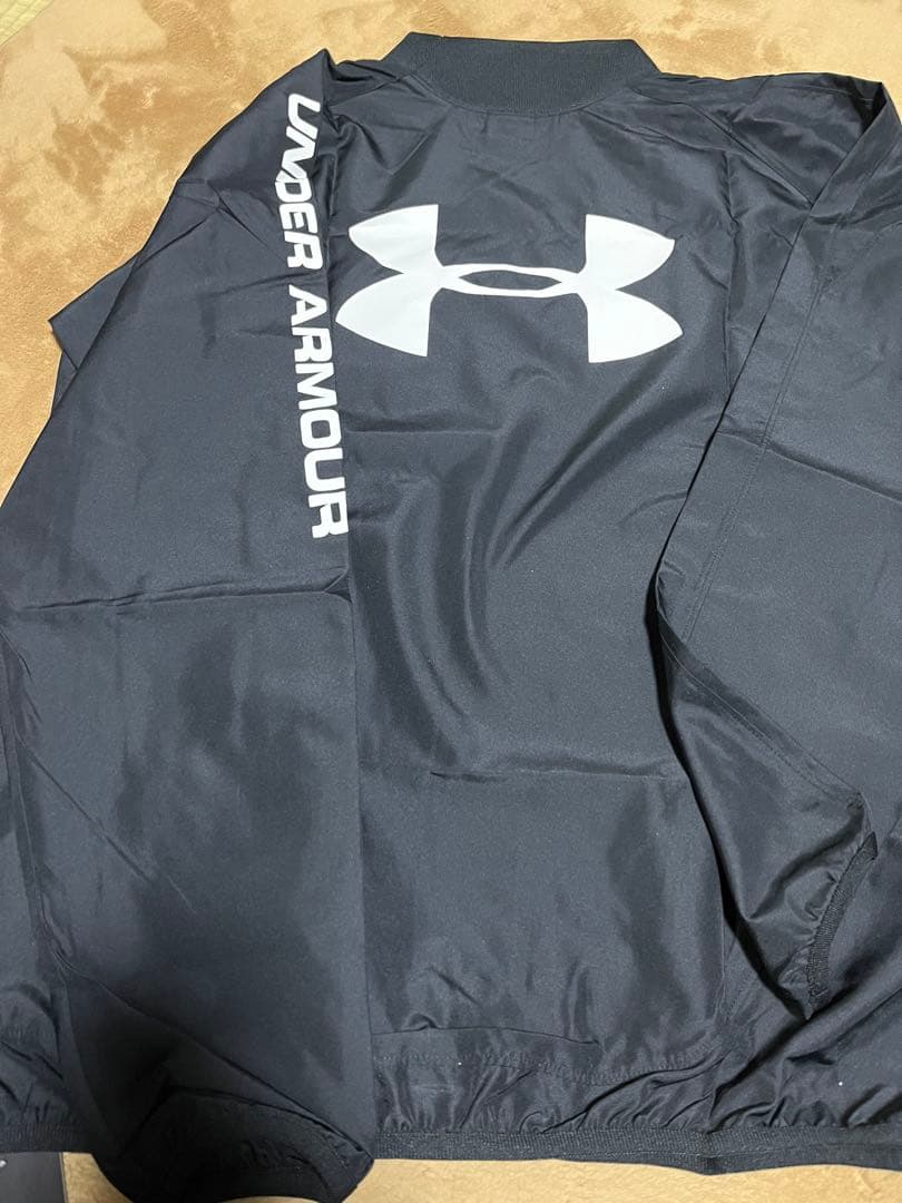 UNDER ARMOUR ブラック ウィンドブレーカー MD