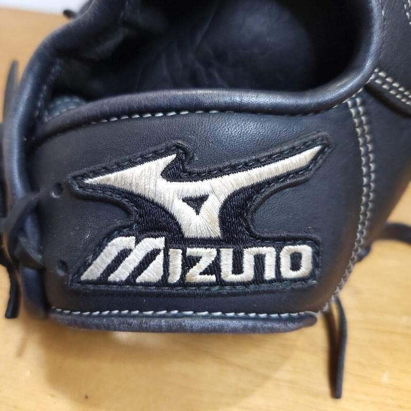 ミズノ MIZUNO イチローモデル プラチナラベル 児童 外野用 軟式グローブ