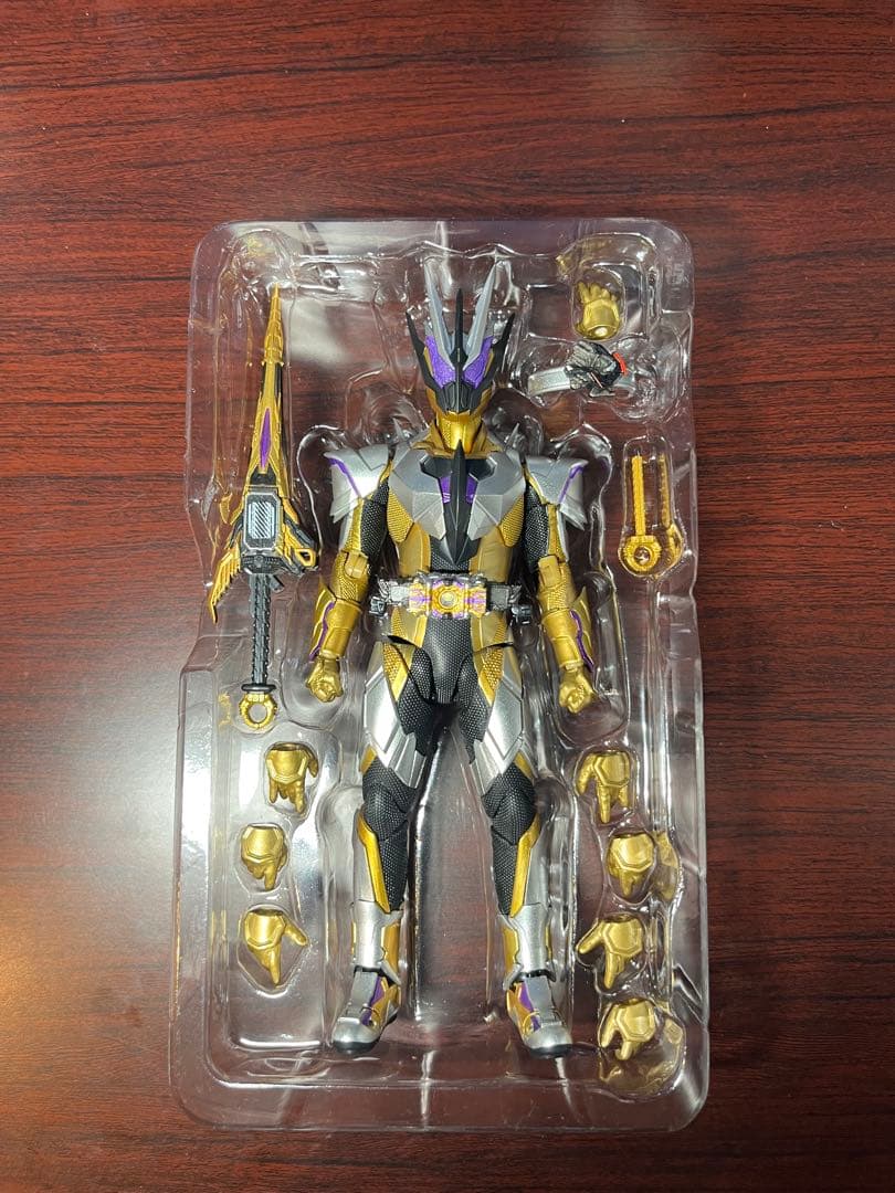 S.H.Figuarts 仮面ライダー サウザー