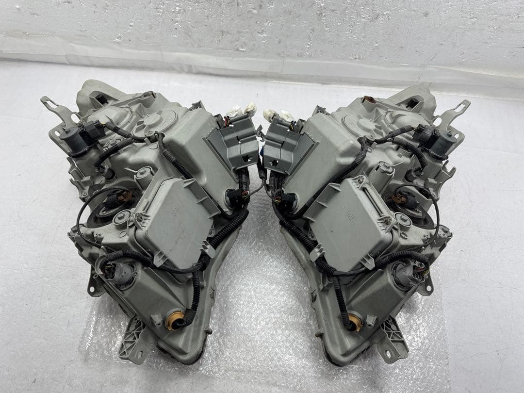 トヨタ純正GRS180クラウン アスリート 後期 ヘッド ライト左右30-313