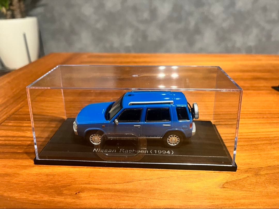 国産名車　Nissan Rasheen (1994) ミニカー　ラシーン