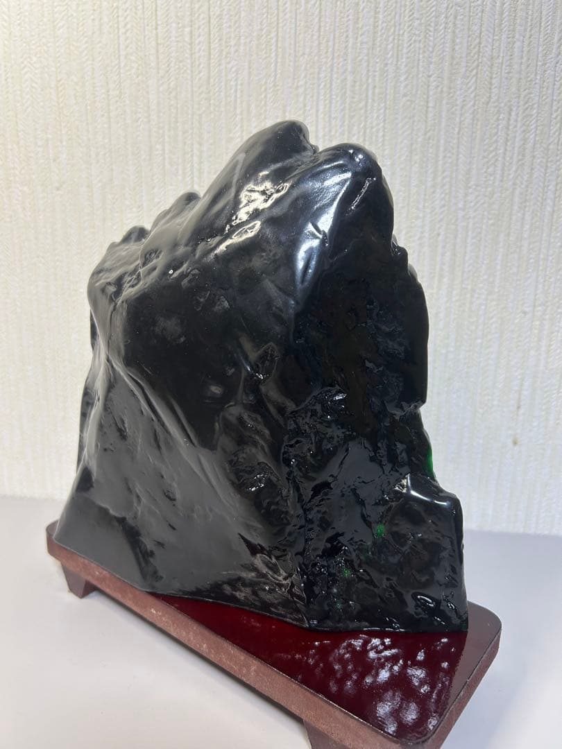 【風水置物】山水彫刻 翡翠調 大型 木製台座付き 山河景観 開運 招財　風水