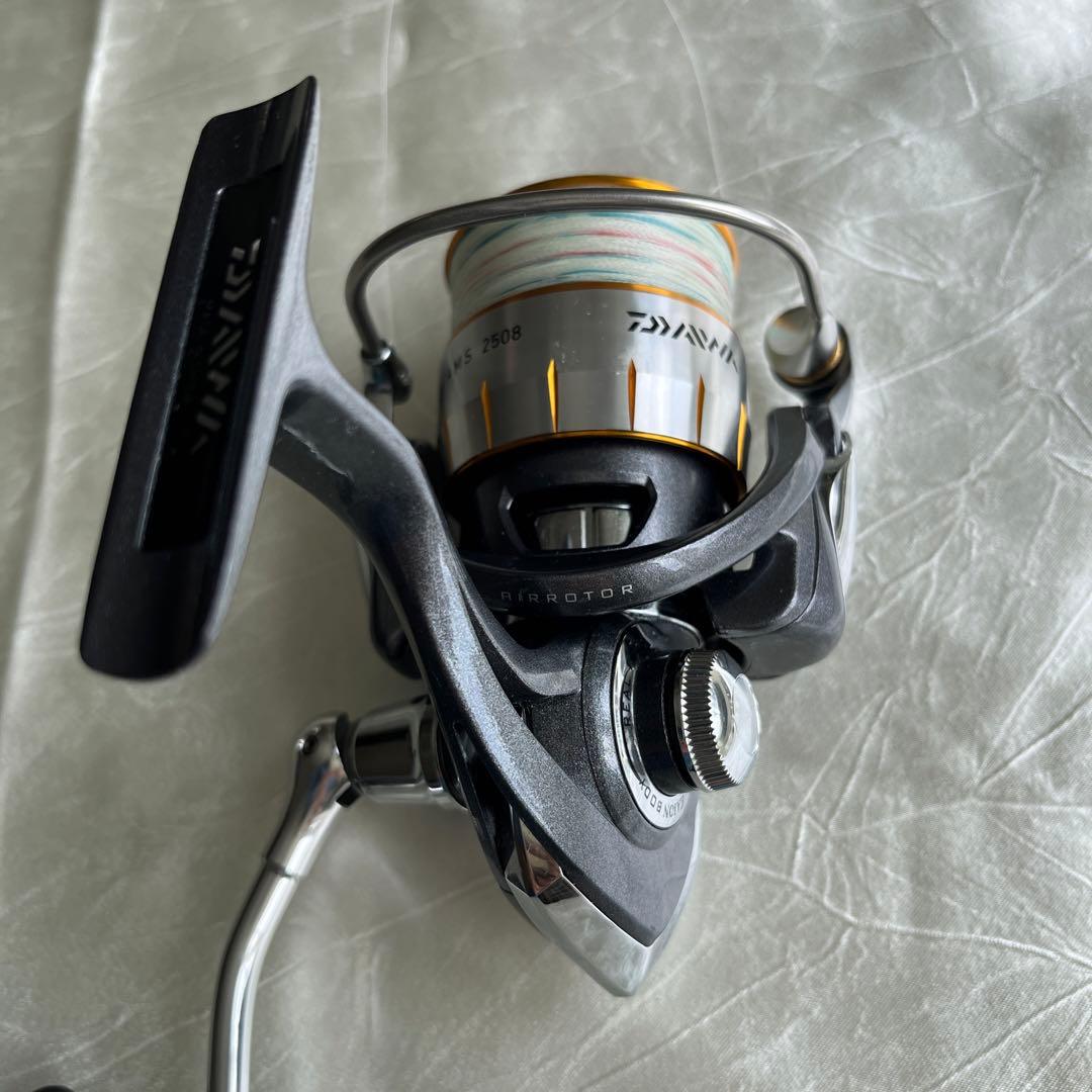 Daiwa FREAMS 2508 AIRROTOR REAL 釣り用リール