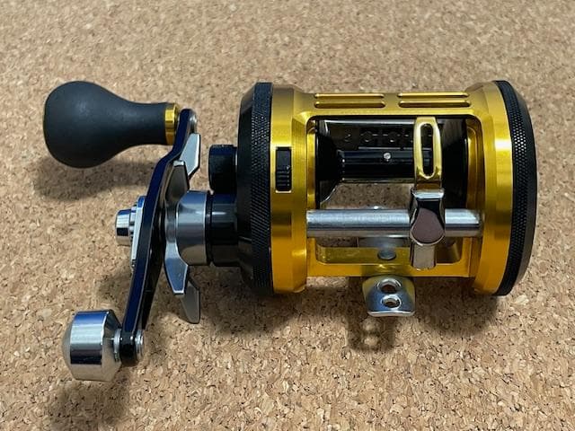 【中古品】 ダイワ ミリオネア カゴ 300