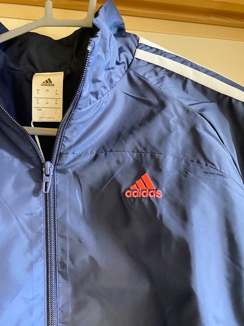 新品　adidas ネイビー　ウインドブレーカー上下セット　Ｌサイズ