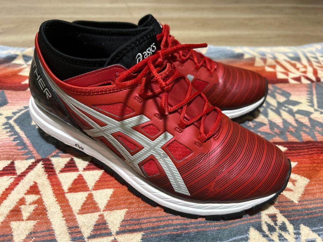 asics アシックス　スノーターサー　28.0