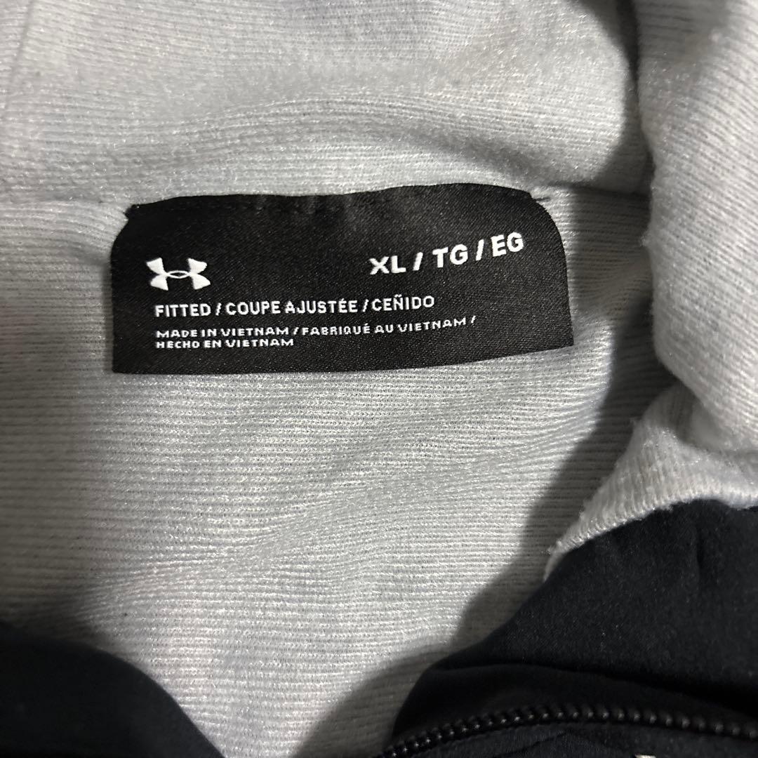 UNDER ARMOUR セットアップ　XL パンツL