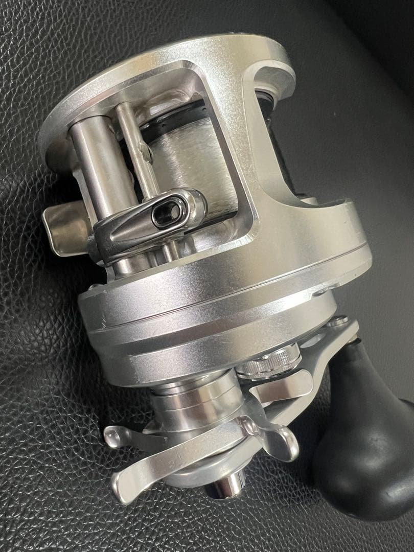オシア　CT301HG OCEA カルカッタ　シマノ　リール