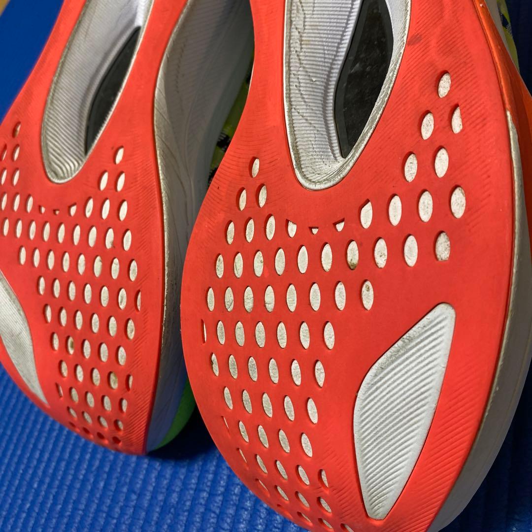 【中古】asics マジックスピード４　メンズ26.5 ワイド　イエロー