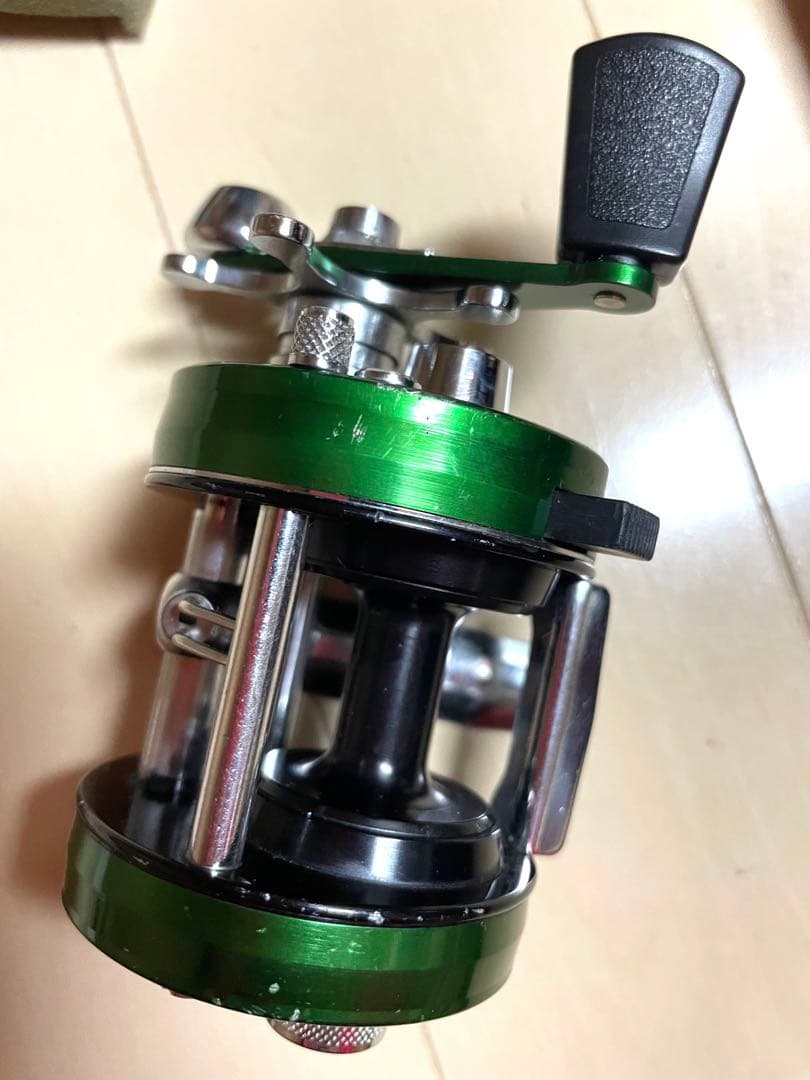 ABU 2500CI  アブガルシア　アンバサダー　グリーン
