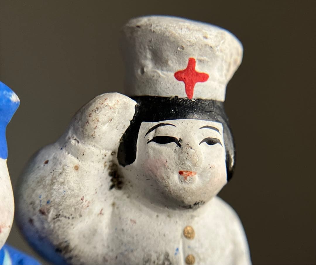 【戦中人形 水兵と看護婦 豆人形 約4㎝ 戦時資料】歴史資料郷土玩具海軍赤十字