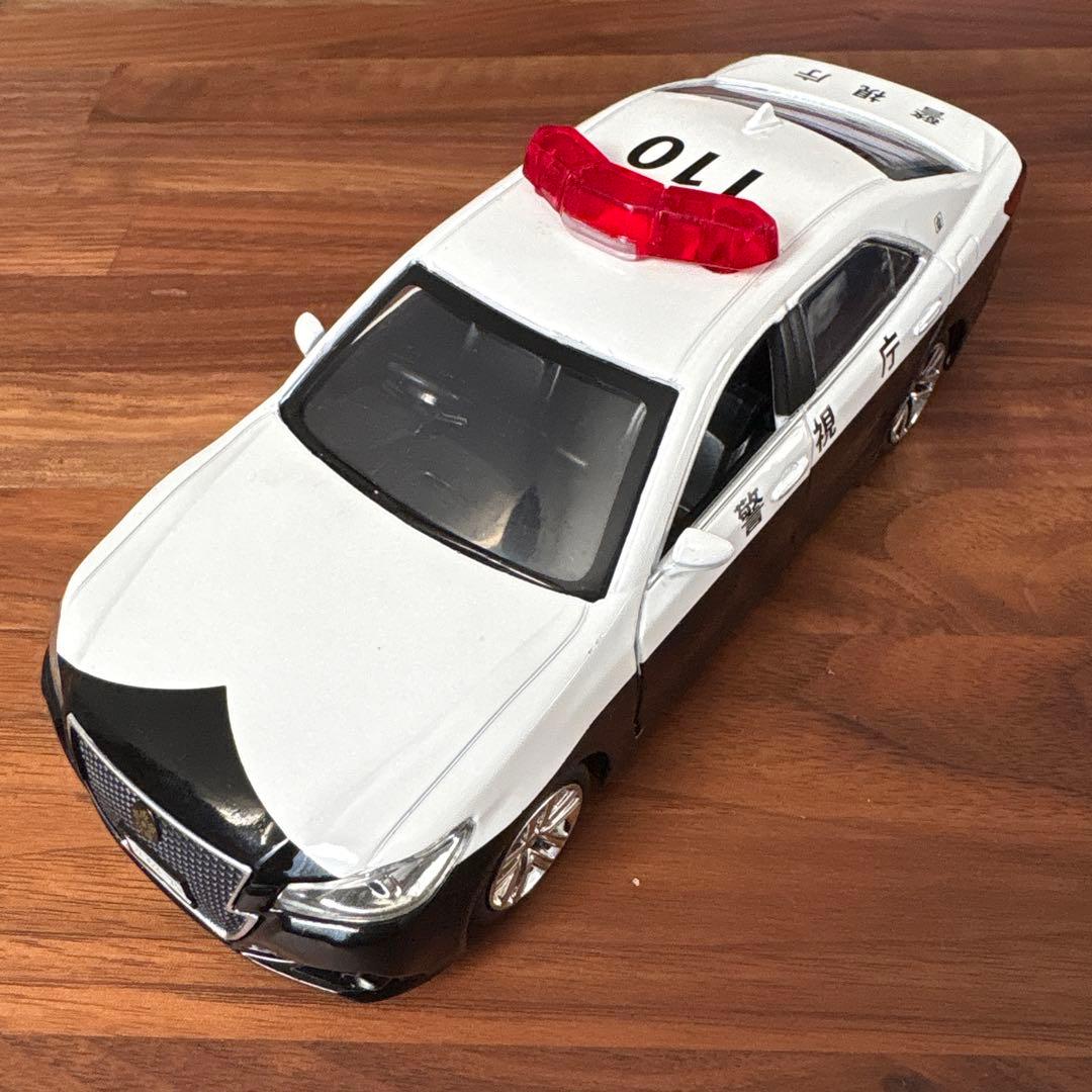 ピピットキー トヨタ クラウン パトロールカーを含むミニカー4台セット