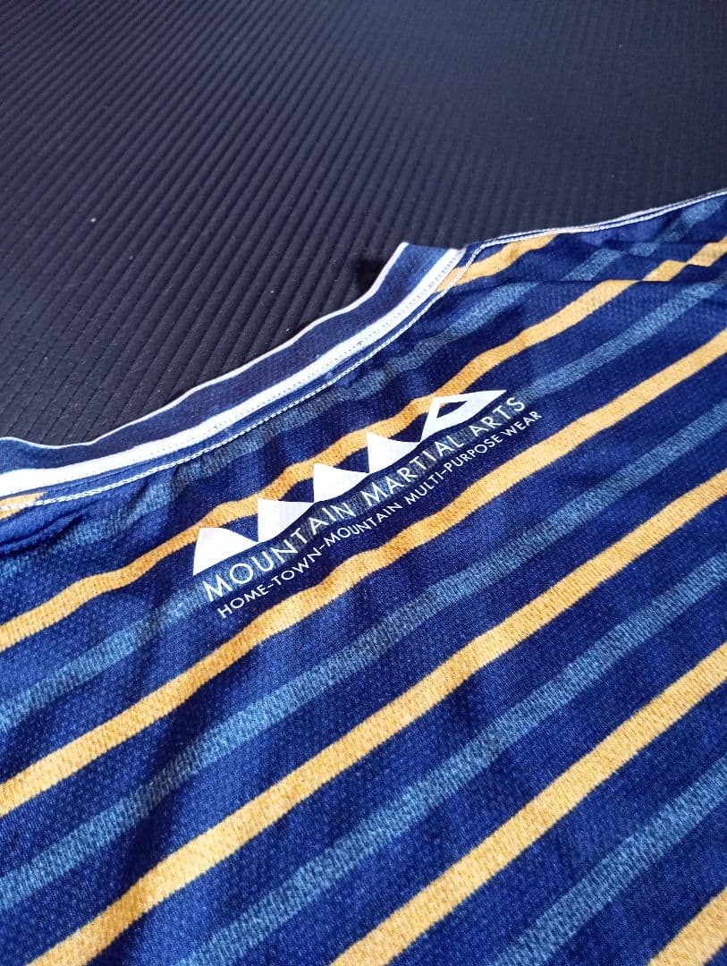 マウンテンマーシャルアーツ/MMA ストライプ Tシャツ 青/白/赤