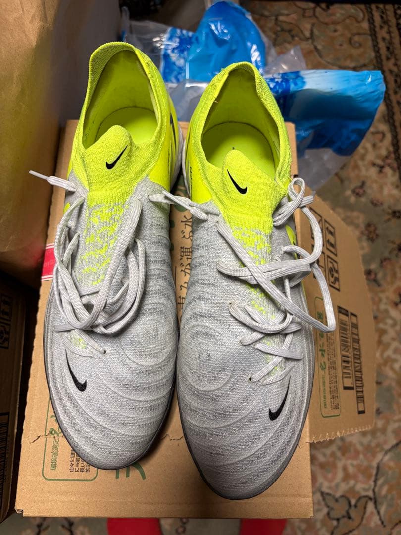 NIKE ナイキ　ファントムGX2 プロ　TF フットサル